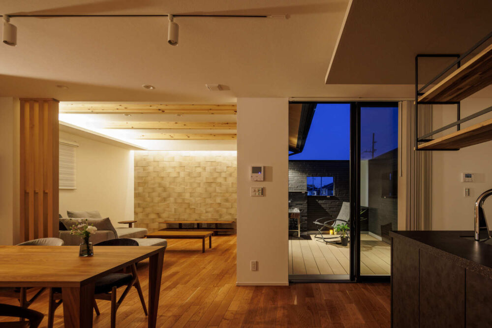 2階リビングとバルコニーで趣味を楽しむ家